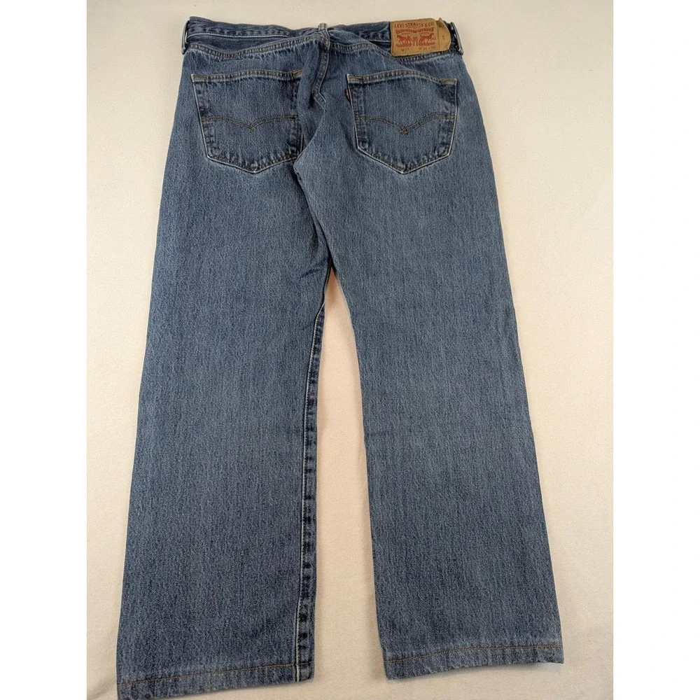 Levi's 501 Original Fit Button Fly Blue Denim Jeans Mens 35x30 Medium Wash